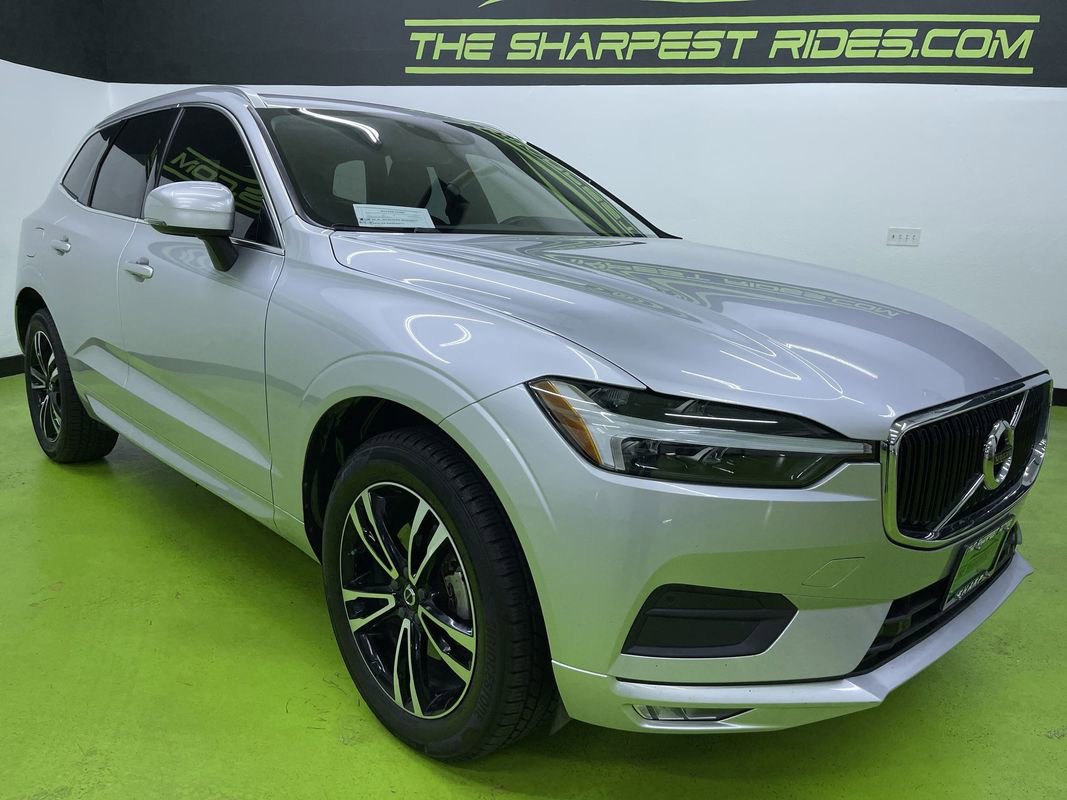 Used 2021 Volvo XC60 T5 Momentum w/ Premium Package FWD image 2