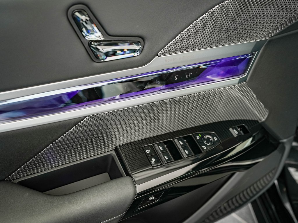 New 2026 BMW 740i xDrive w/ Executive Package image 28