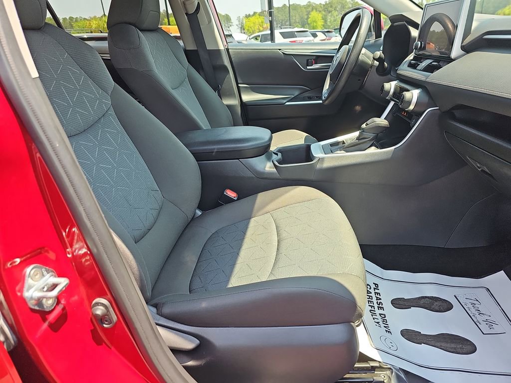 Used 2023 Toyota RAV4 XLE AWD/4WD image 13