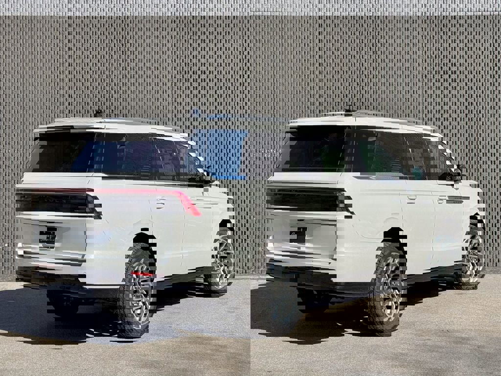 New 2025 Lincoln Navigator L Reserve image 6