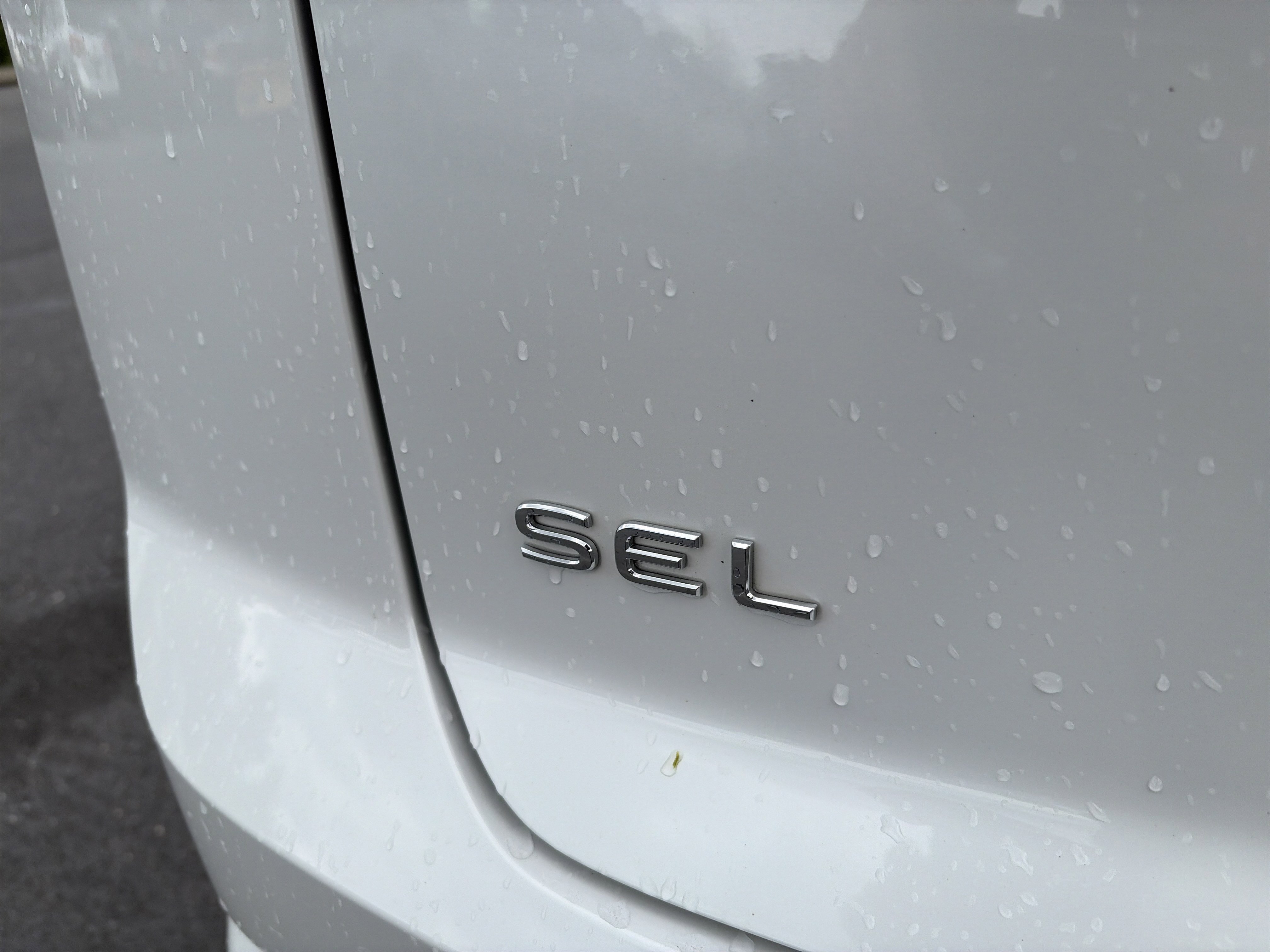 Used 2024 Volkswagen Atlas Cross Sport SEL Premium R-Line image 9
