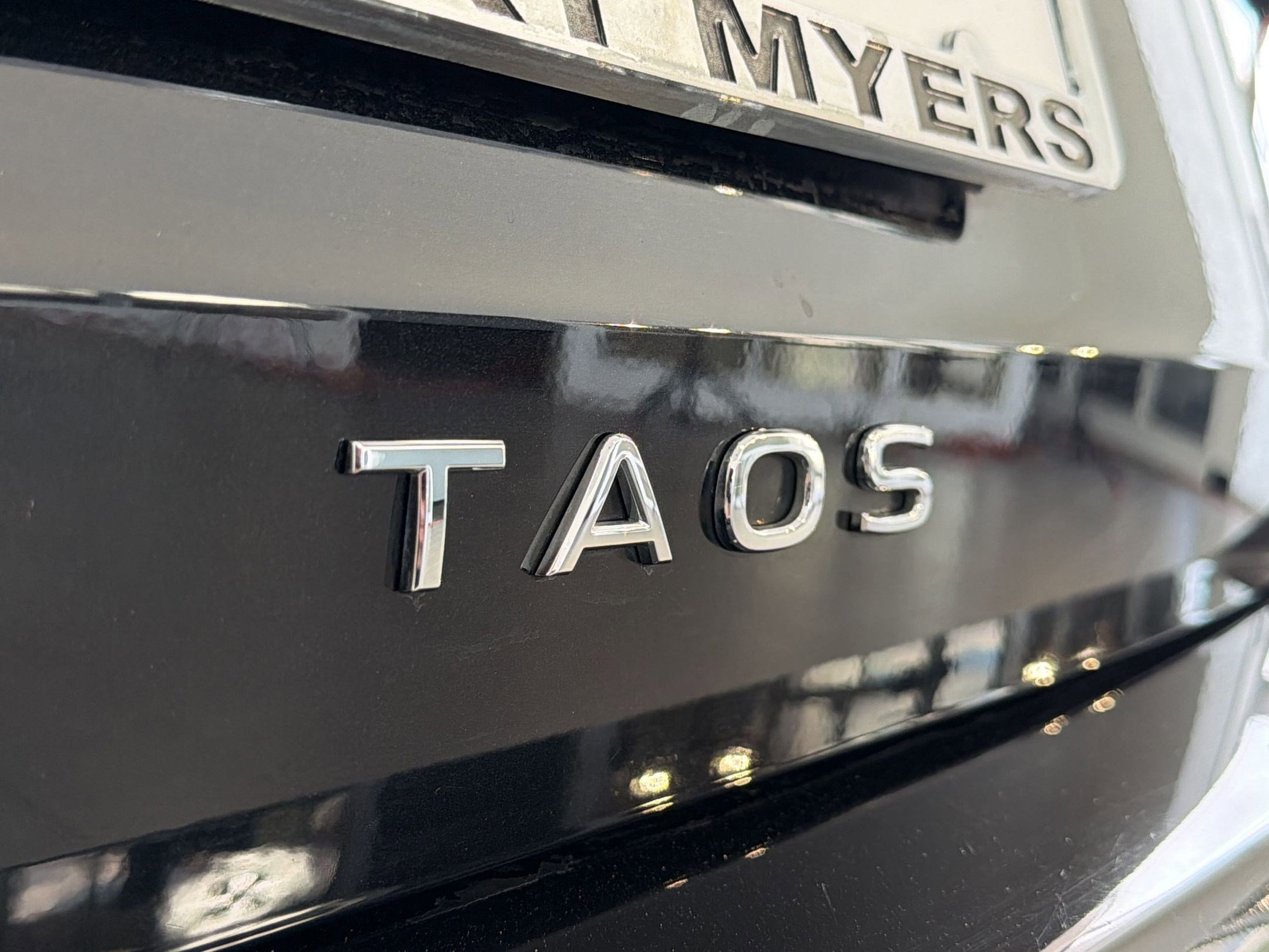 Used 2022 Volkswagen Taos SE w/ Panoramic Sunroof Package image 34