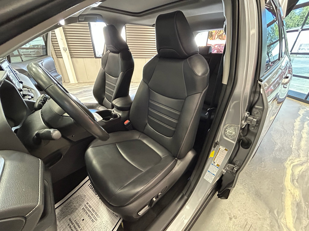 Used 2022 Toyota RAV4 XLE Premium AWD/4WD image 7