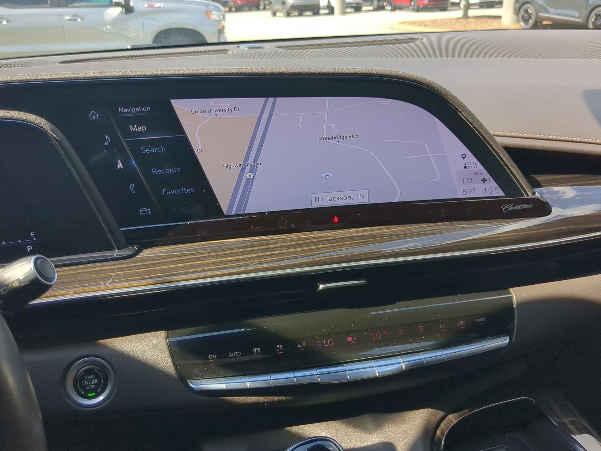Used 2022 Cadillac Escalade Premium Luxury RWD image 19