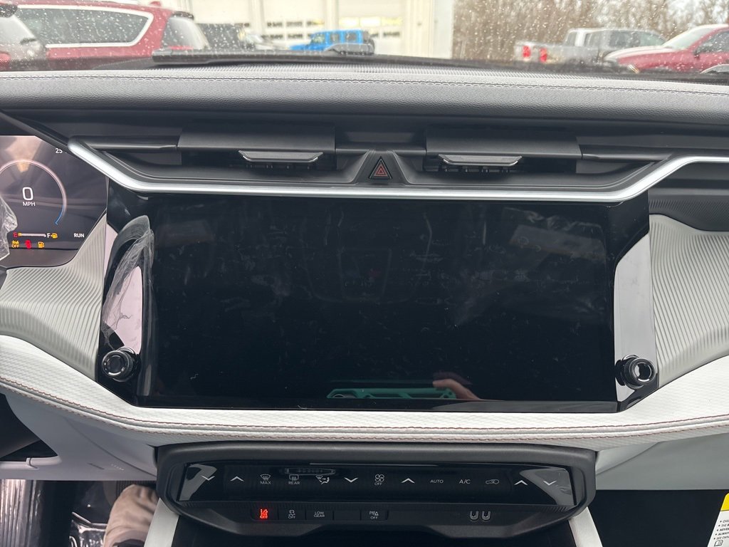 New 2026 Jeep Cherokee Laredo image 9