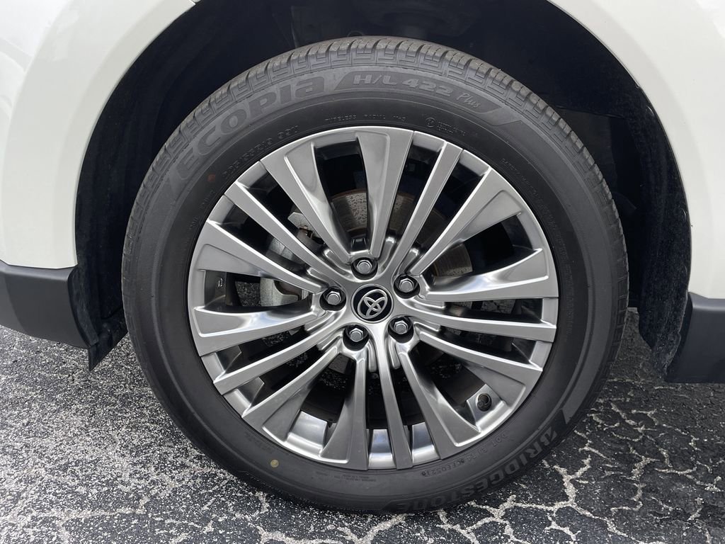 Used 2021 Toyota Venza XLE w/ Softex Package image 35