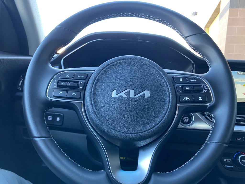Used 2022 Kia Niro Touring Special Edition FWD image 28
