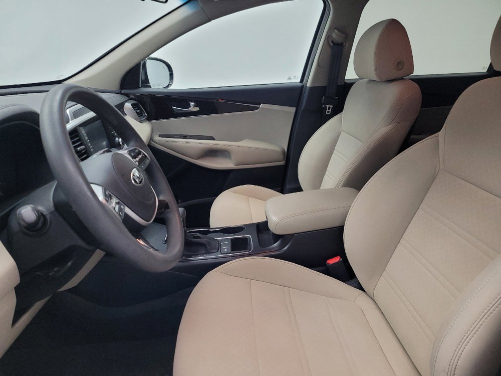 Used 2020 Kia Sorento LX image 17