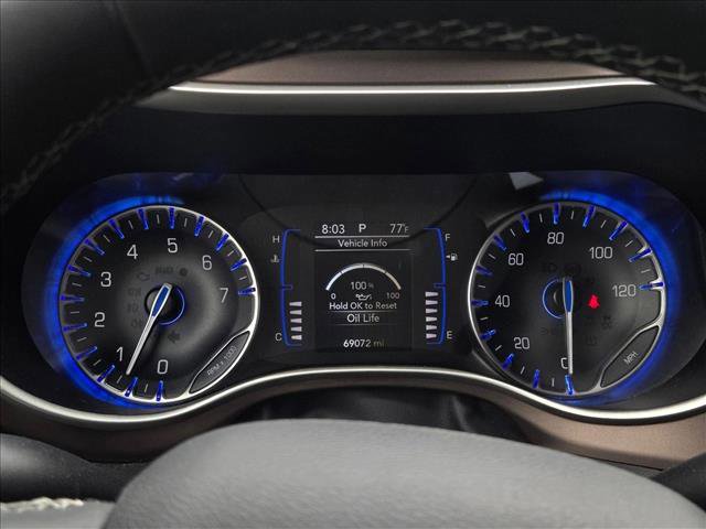 Used 2023 Chrysler Voyager LX image 10