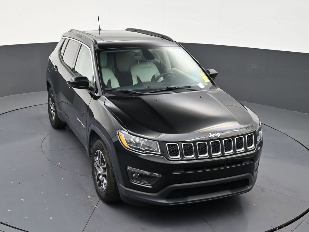 Used 2018 Jeep Compass Latitude FWD image 18