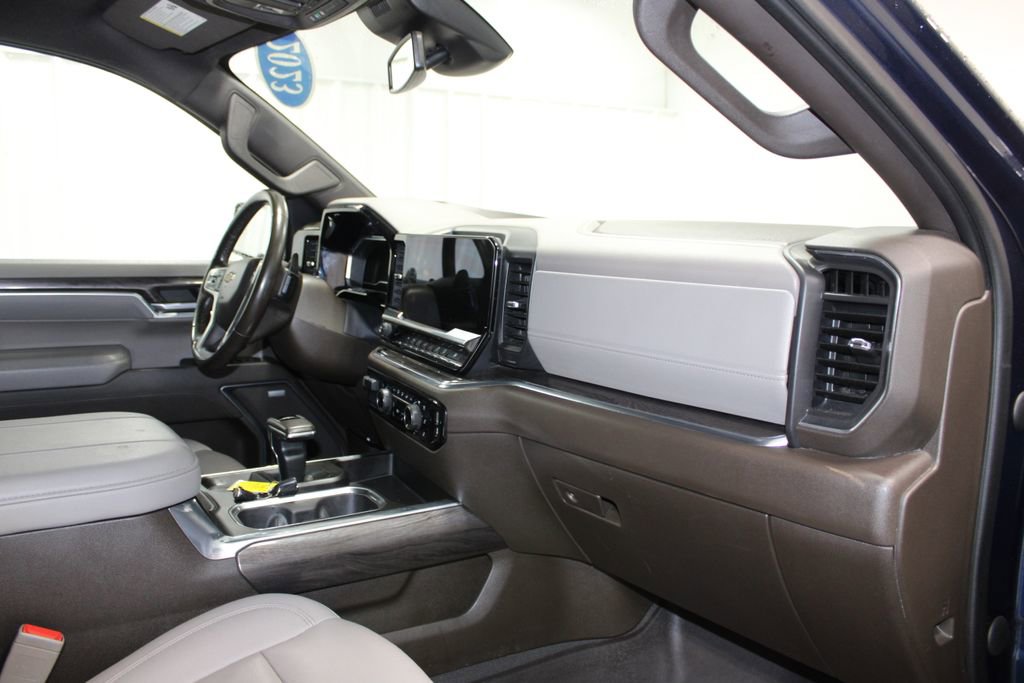Used 2023 Chevrolet Silverado 1500 LTZ AWD/4WD image 35