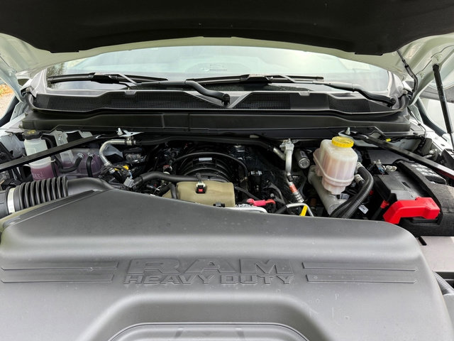 Used 2024 RAM 5500 SLT w/ Quick Order Package 27G SLT image 9