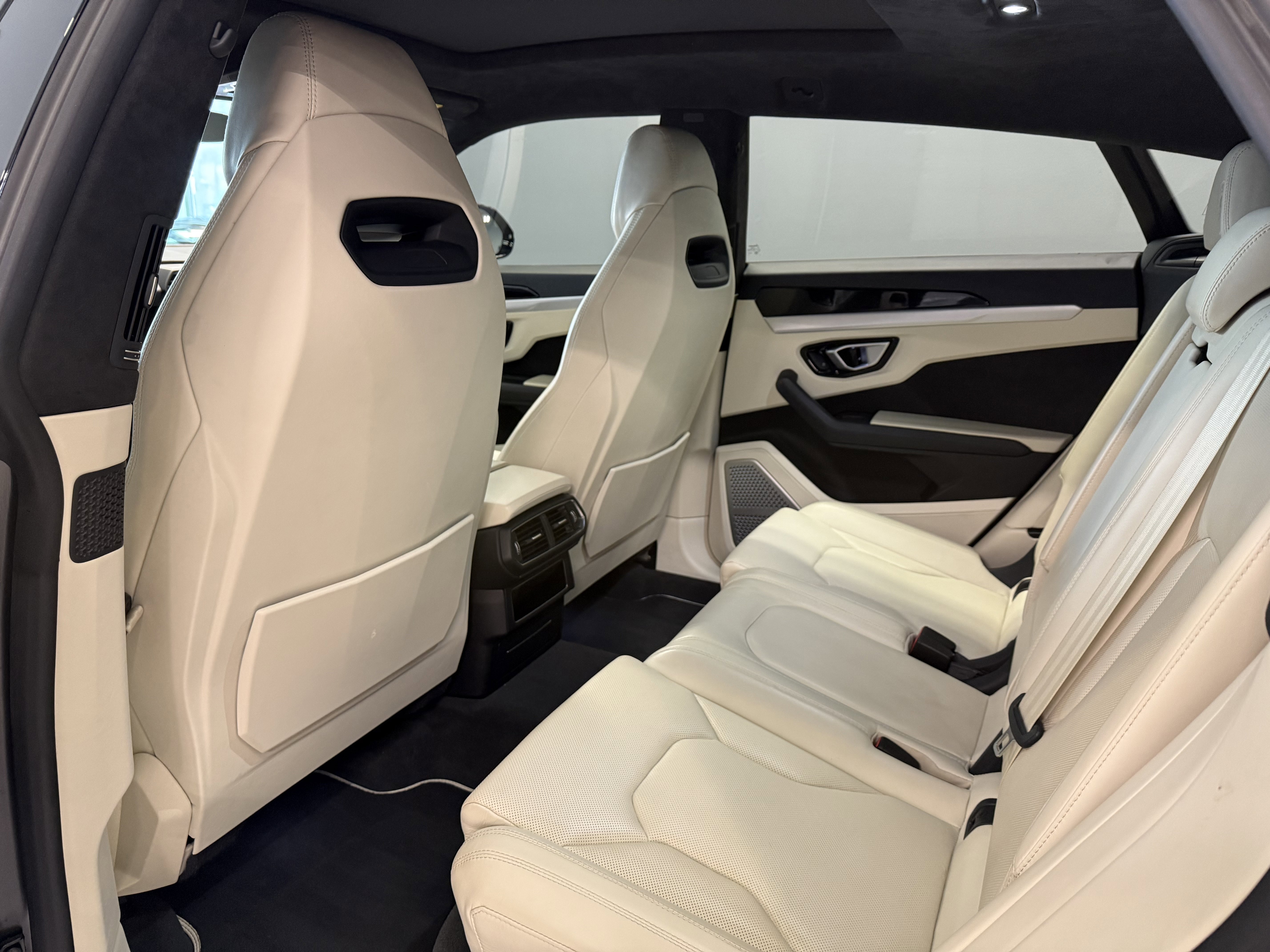 Used 2020 Lamborghini Urus image 14