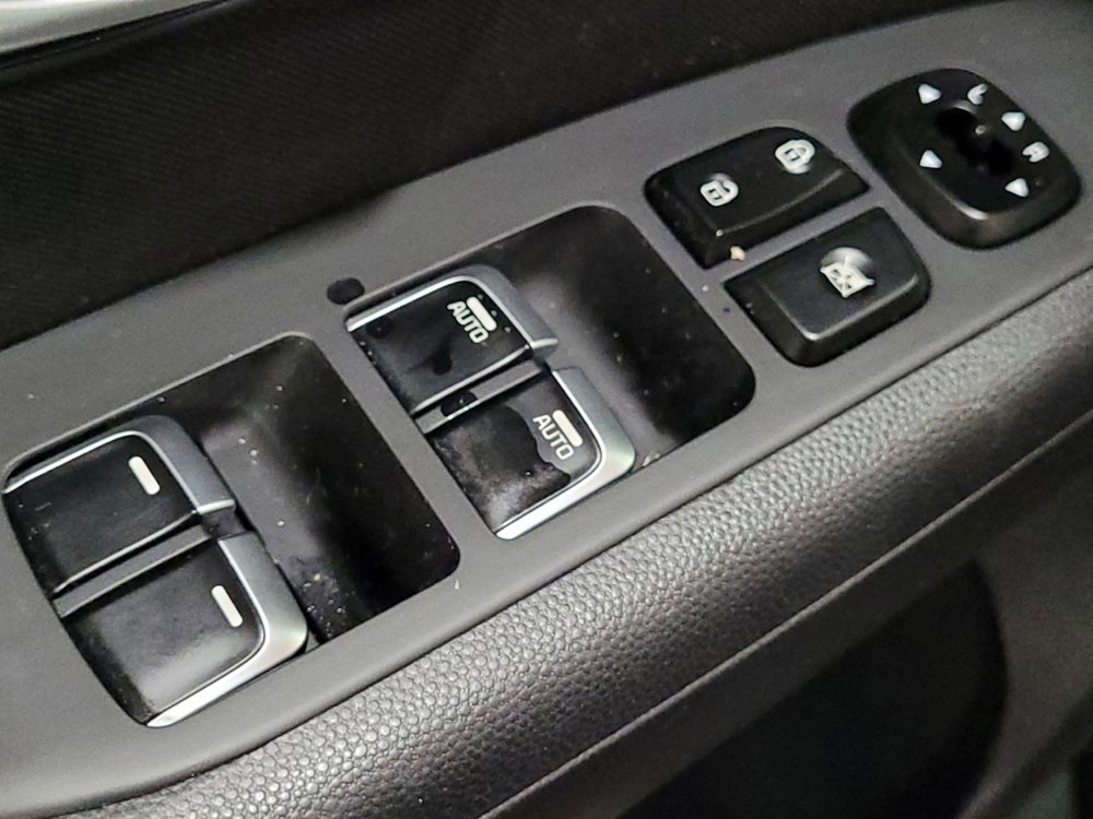 Used 2018 Kia Soul + FWD image 27