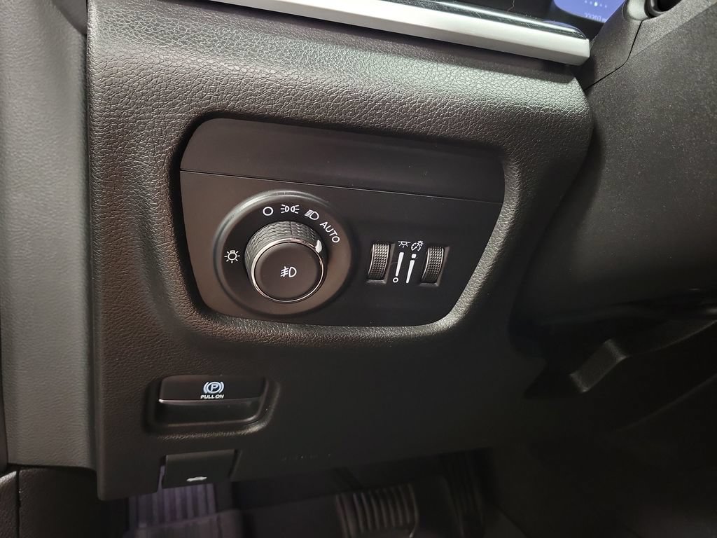 Used 2022 Jeep Grand Cherokee Trailhawk AWD/4WD image 30