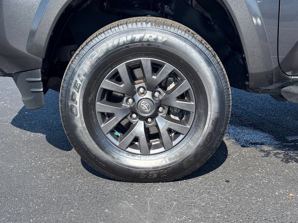Used 2023 Toyota Tacoma SR5 AWD/4WD image 11