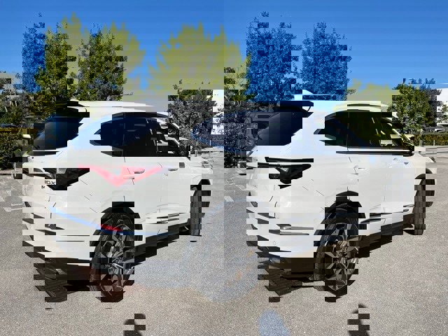 Used 2023 Acura MDX FWD w/ Technology Package image 4