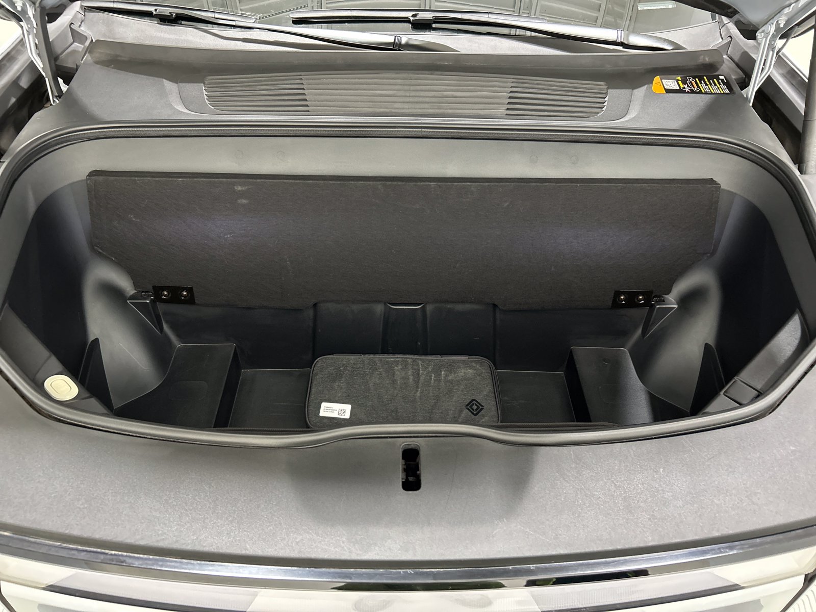 Used 2023 Rivian R1T Adventure AWD/4WD image 14