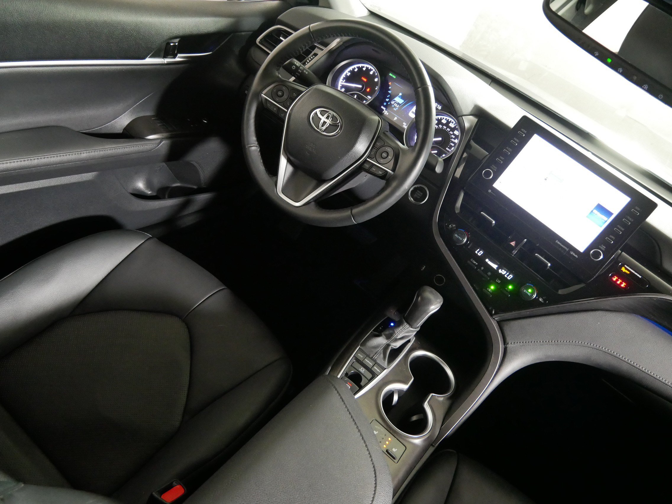 Used 2023 Toyota Camry XLE w/ Protection Package (Q2) (TMS) FWD image 9