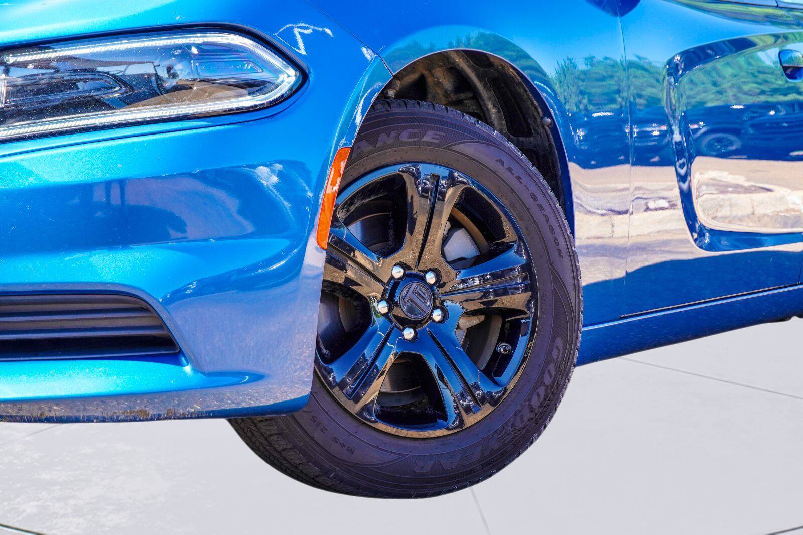 Used 2022 Dodge Charger SXT RWD image 2