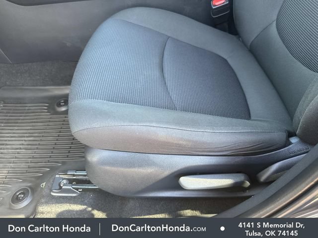 Used 2024 Toyota RAV4 LE AWD/4WD image 12