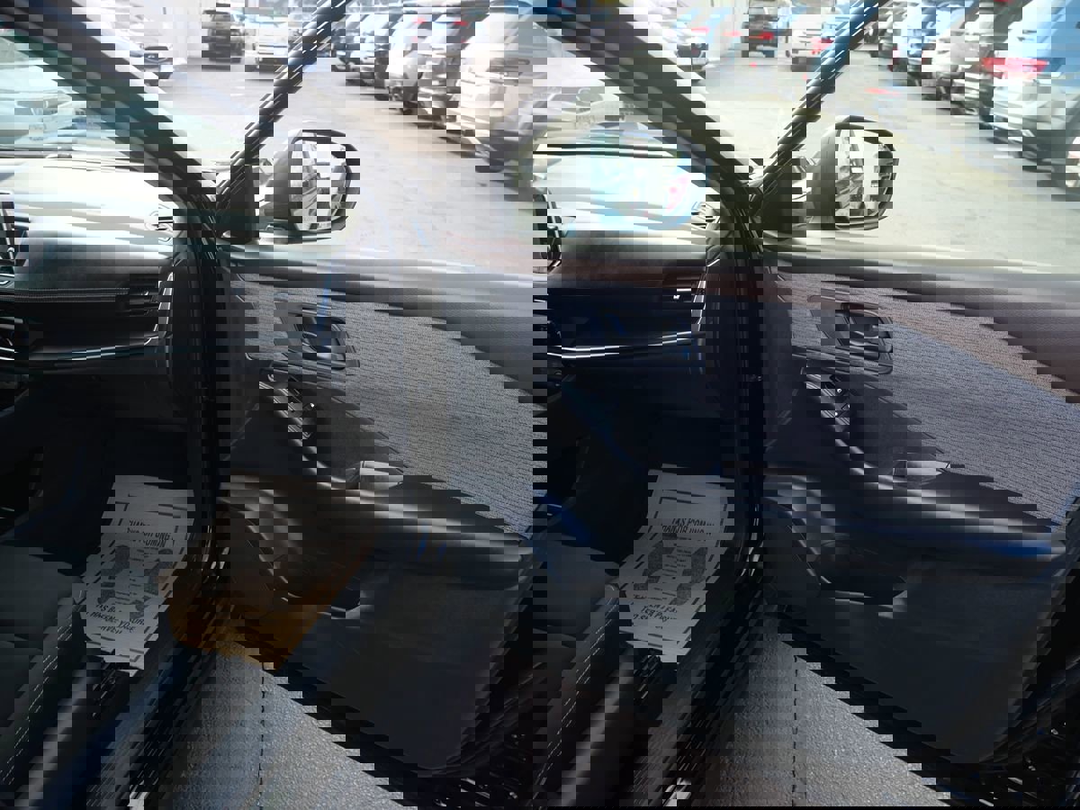 Used 2023 Nissan Rogue S image 19