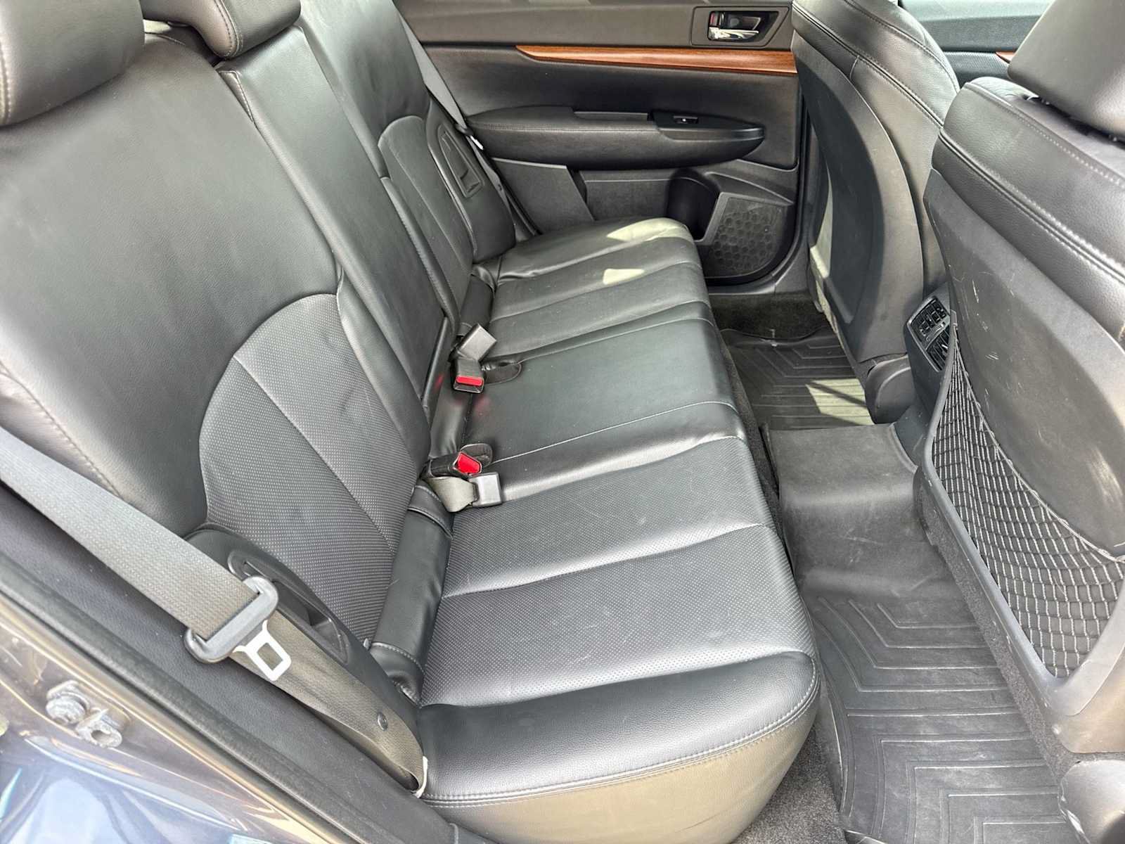 Used 2014 Subaru Outback 3.6R Limited w/ Moonroof Package AWD/4WD image 20