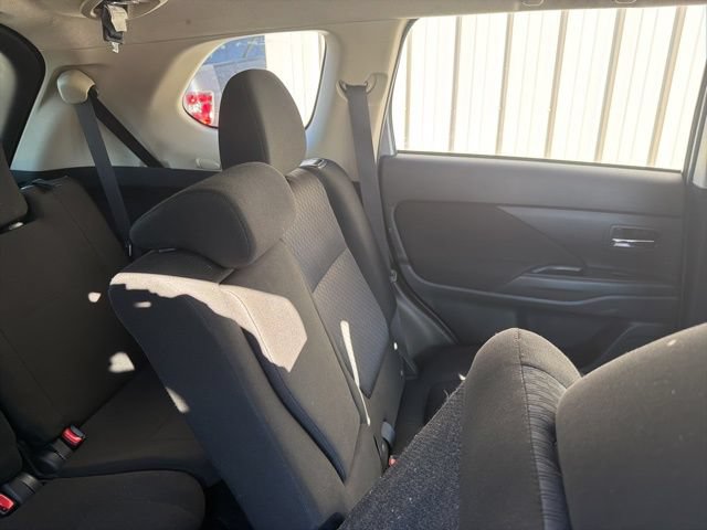 Used 2014 Mitsubishi Outlander ES FWD image 33