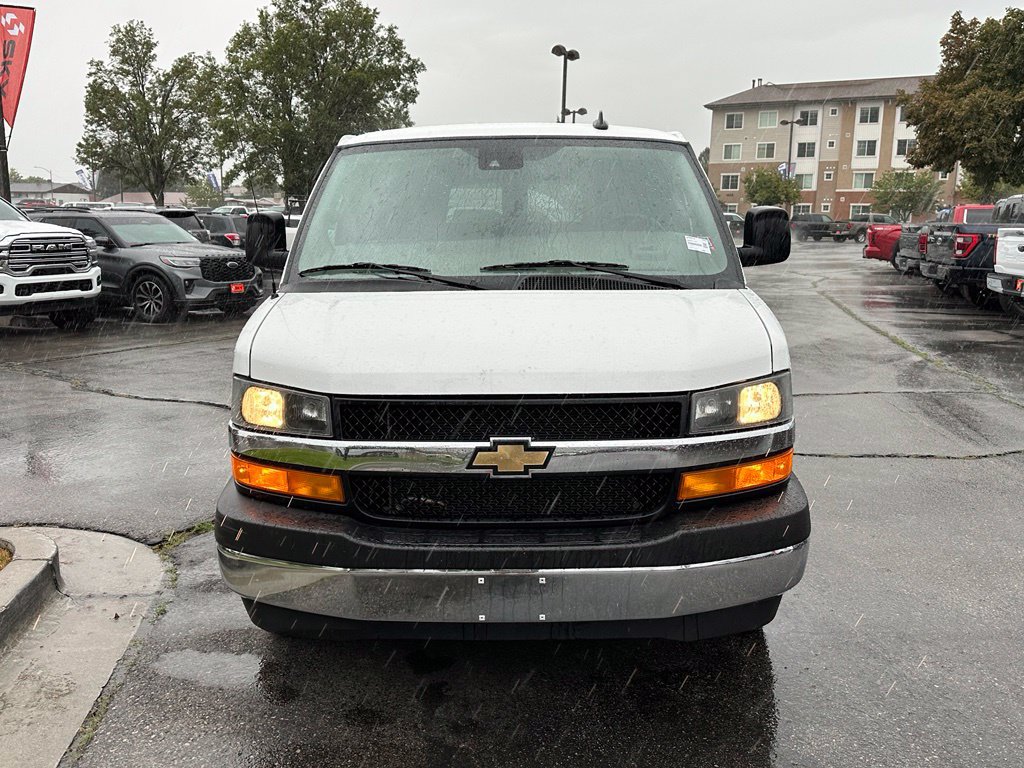 Used 2025 Chevrolet Express 3500 LT w/ LT Preferred Equipment Group RWD image 4