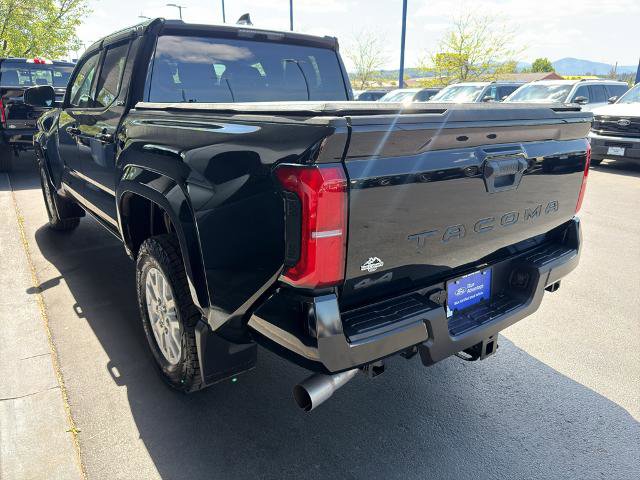 Used 2025 Toyota Tacoma SR5 AWD/4WD image 13