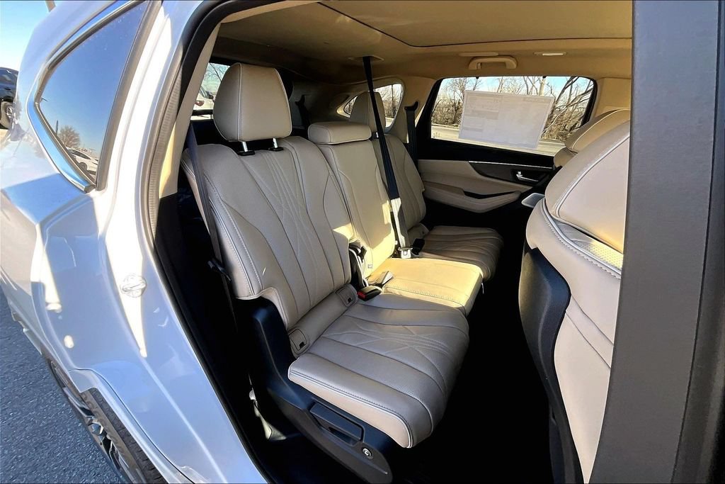 New 2026 Acura MDX w/ Advance Package AWD/4WD image 7
