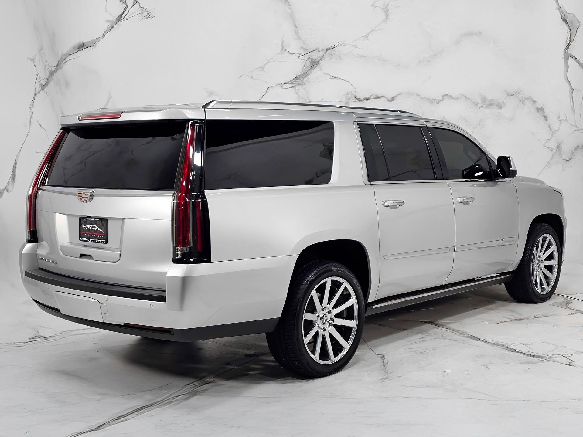 Used 2016 Cadillac Escalade ESV Platinum AWD/4WD image 13