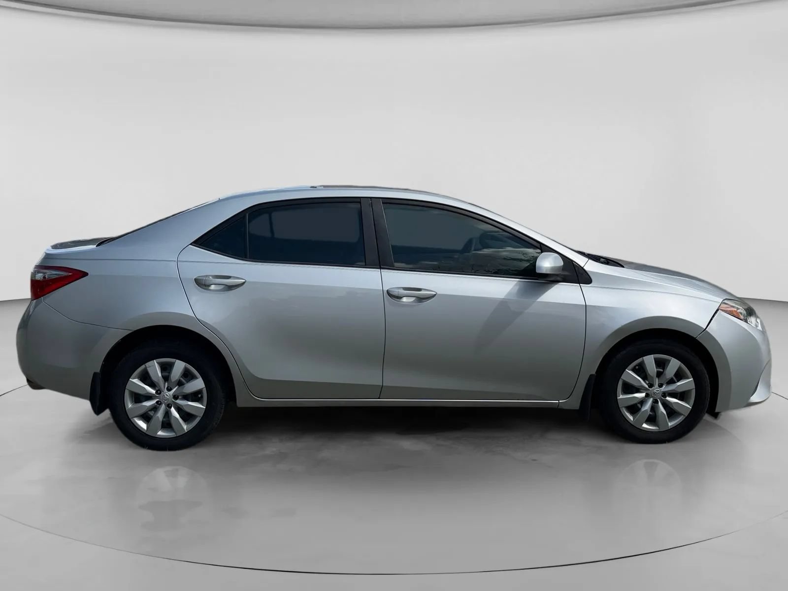 Used 2014 Toyota Corolla LE FWD image 6