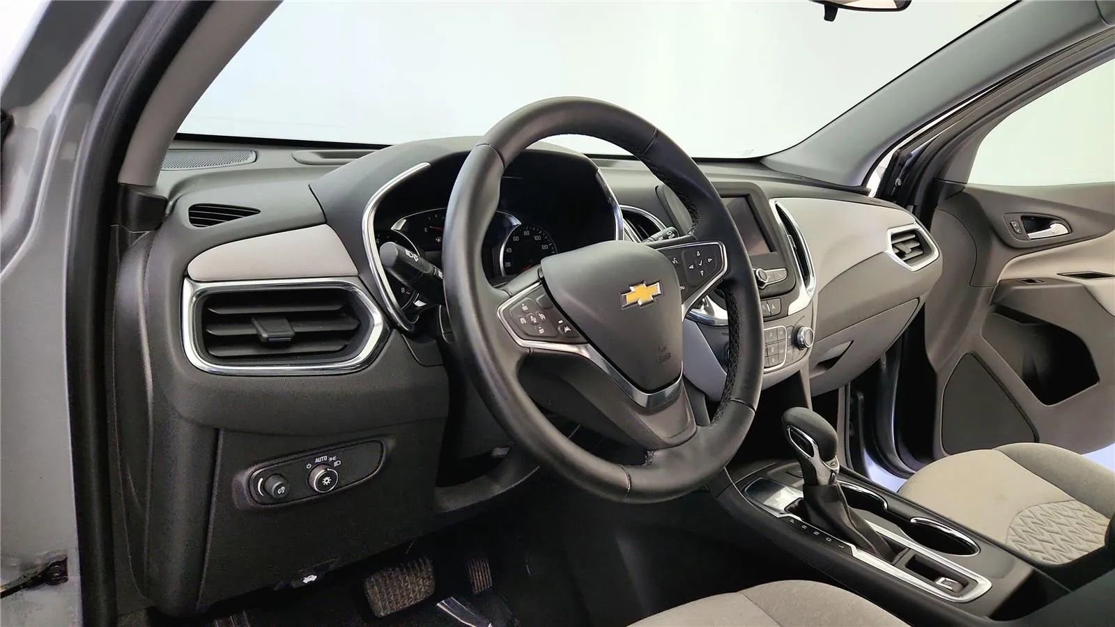 Used 2024 Chevrolet Equinox LT w/ LPO, Floor Liner Package image 23