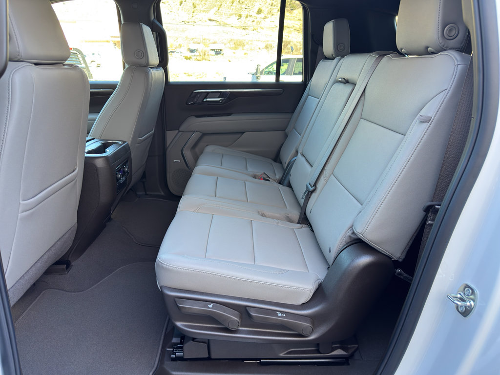 New 2026 Chevrolet Suburban Z71 image 17