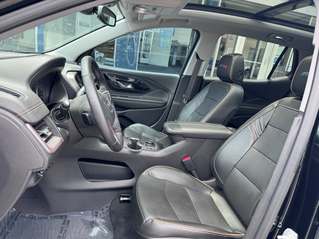 Used 2022 GMC Terrain AT4 w/ Infotainment Package II AWD/4WD image 9
