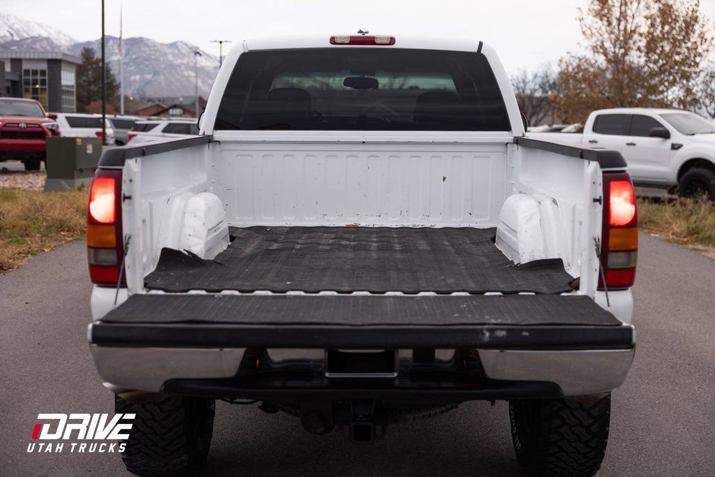 Used 2002 Chevrolet Silverado 2500 LT w/ Off-Road Skid Plate Pkg image 11