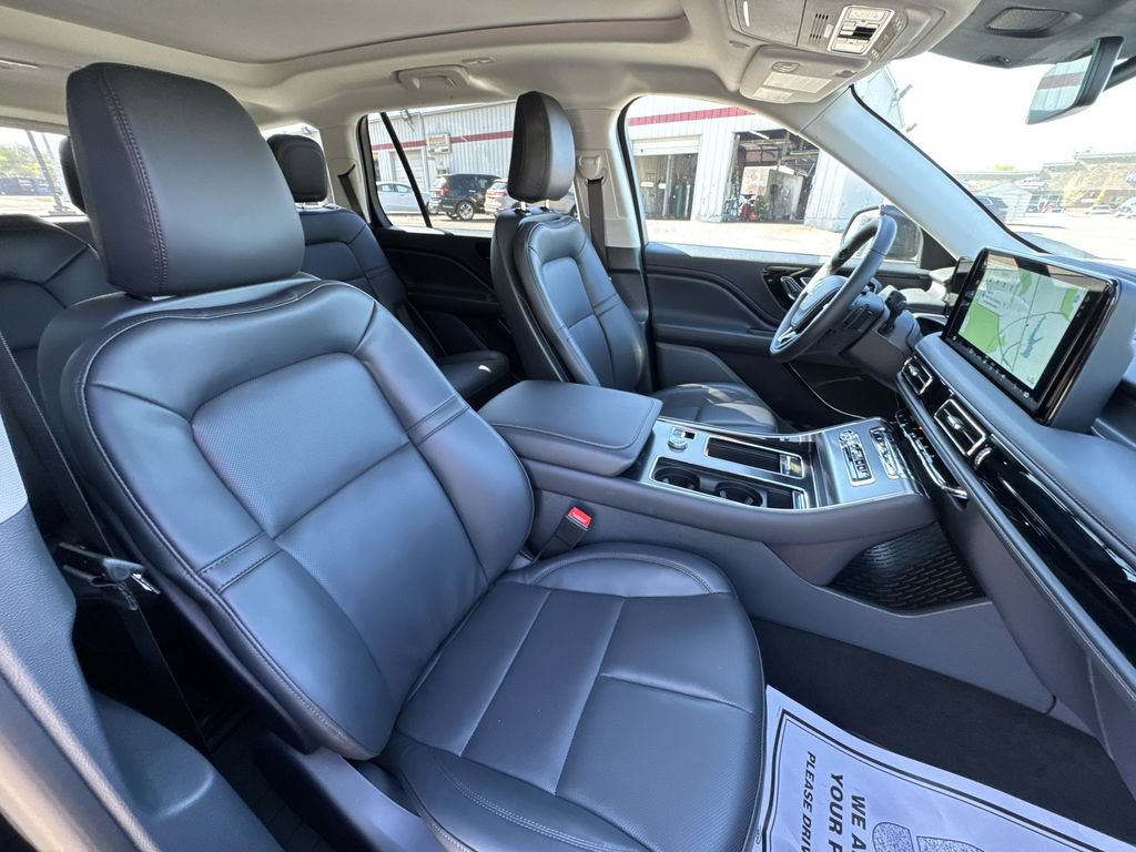 New 2026 Lincoln Aviator AWD w/ Jet Appearance Package image 26