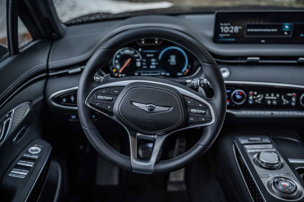 Used 2025 Genesis GV70 3.5T Sport w/ Sport Prestige Package image 25