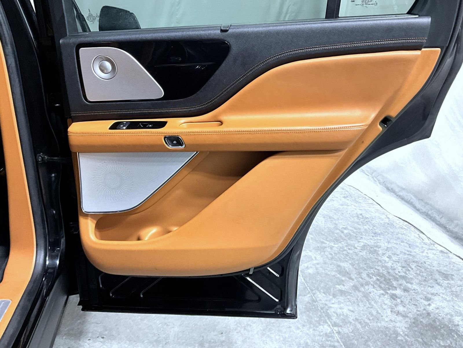 Certified 2023 Lincoln Aviator Black Label w/ Jet Package image 18