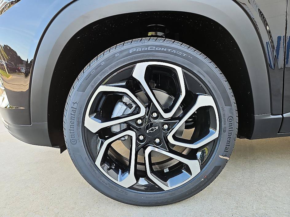 New 2026 Chevrolet Trax RS w/ Sunroof Package FWD image 8