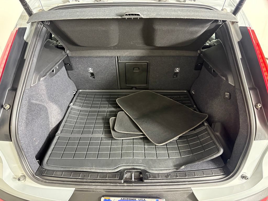 Used 2026 Volvo XC40 B5 Plus AWD/4WD image 18