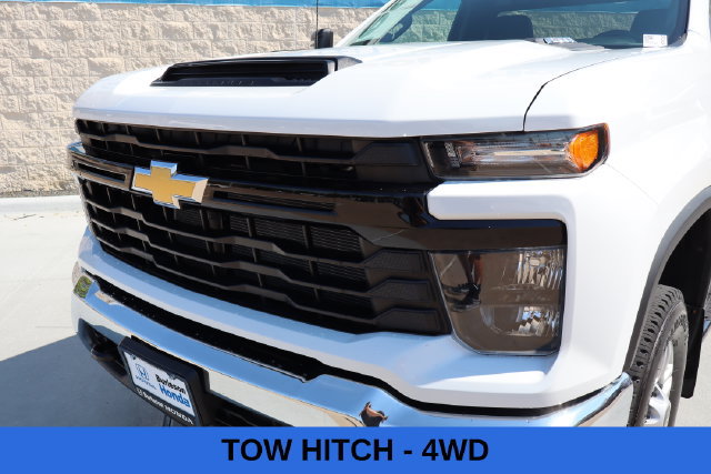 Used 2026 Chevrolet Silverado 2500 W/T w/ Snow Plow Prep/Camper Package AWD/4WD image 3