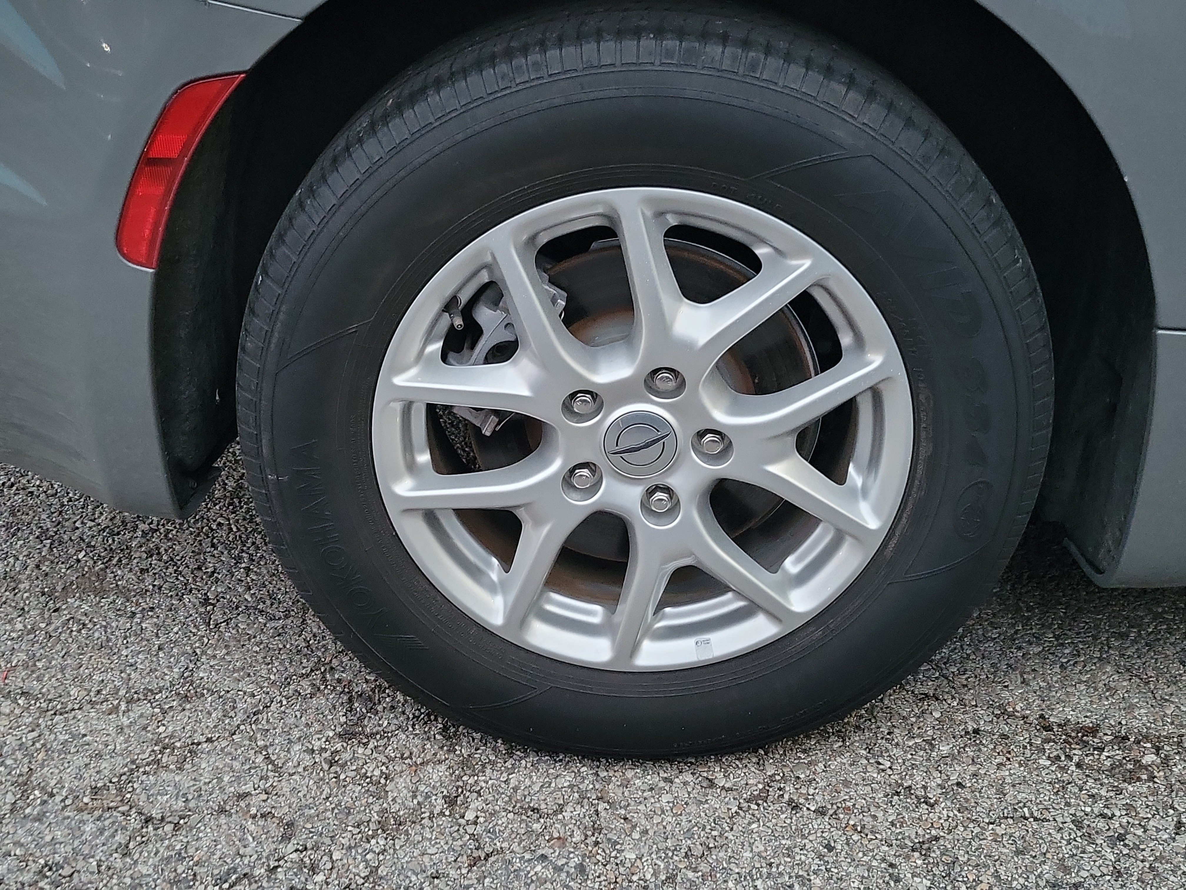 Used 2023 Chrysler Pacifica Touring-L FWD image 6