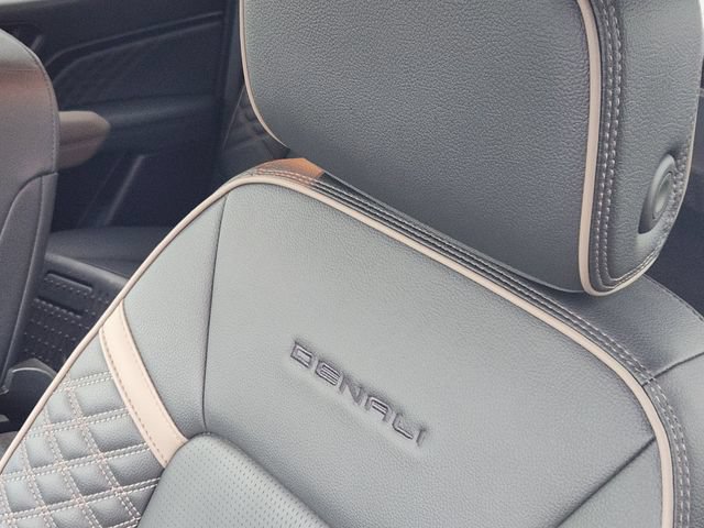 Used 2025 GMC Canyon Denali AWD/4WD image 20