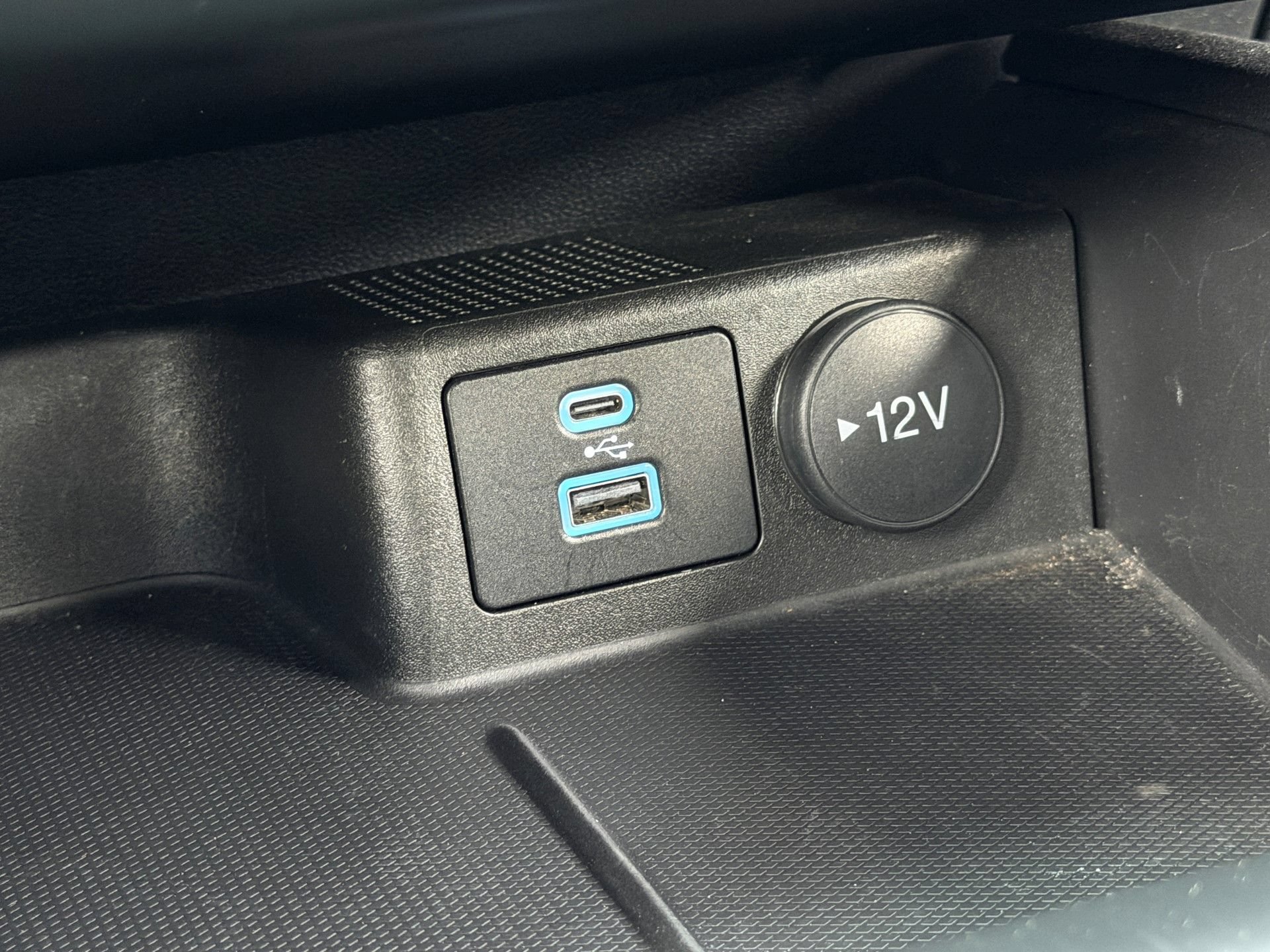 Used 2023 Ford Escape ST-Line Select AWD/4WD image 25