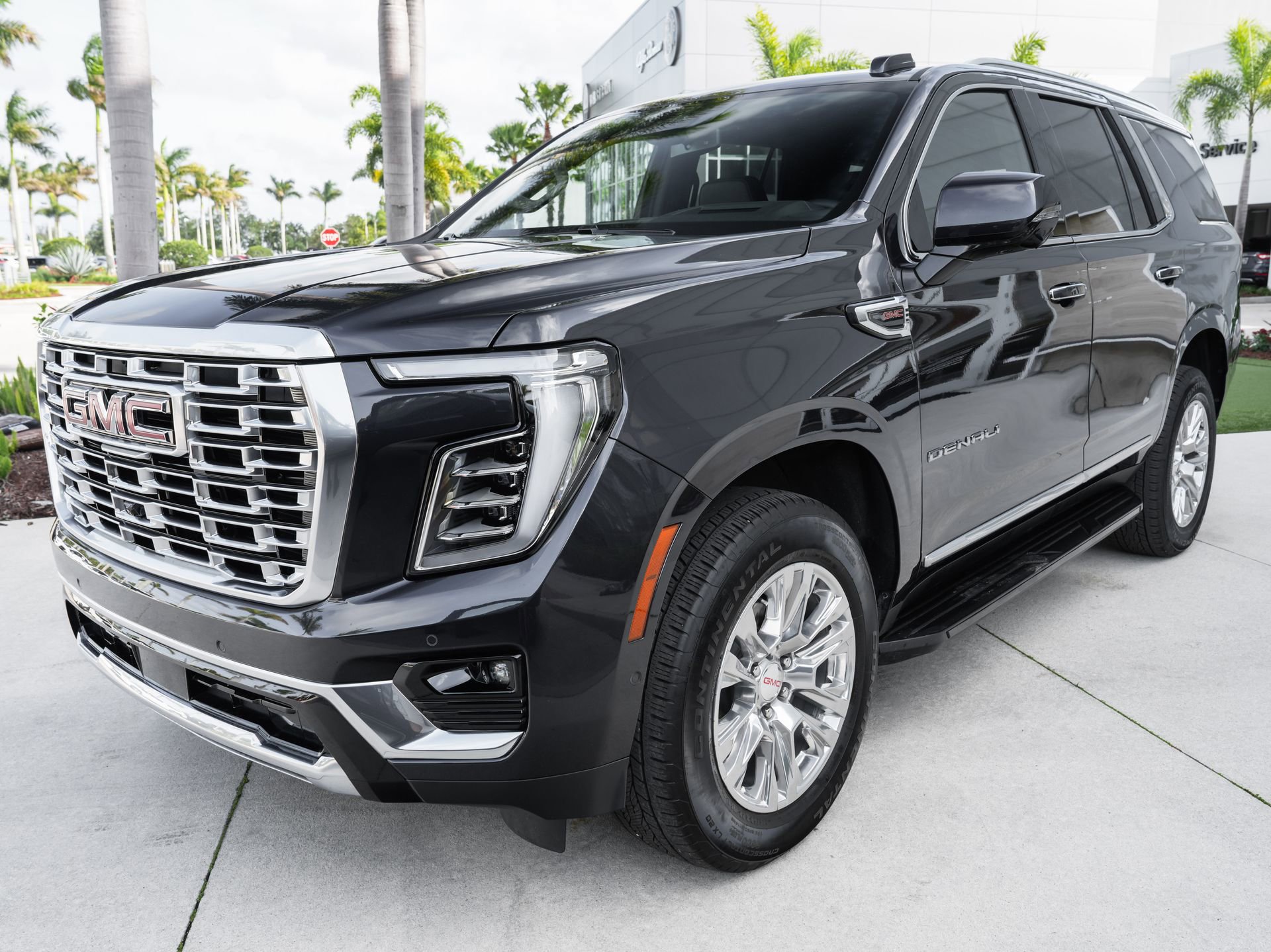 Used 2025 GMC Yukon Denali RWD image 5