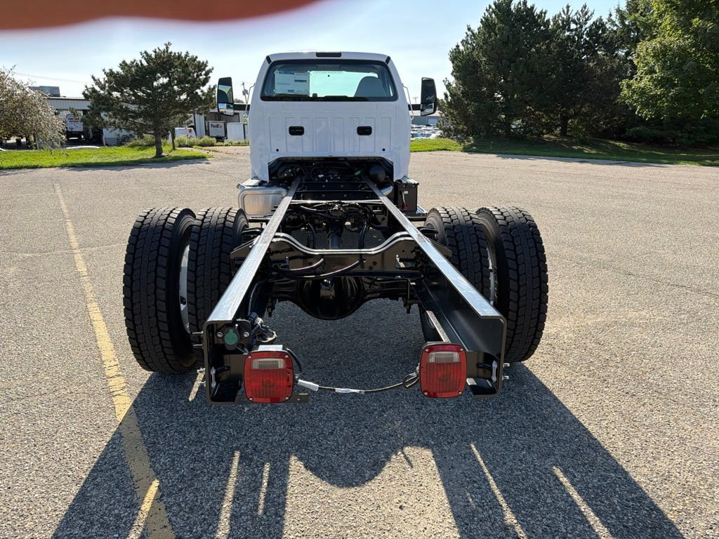 New 2027 Ford F750 2WD Regular Cab Super Duty image 5