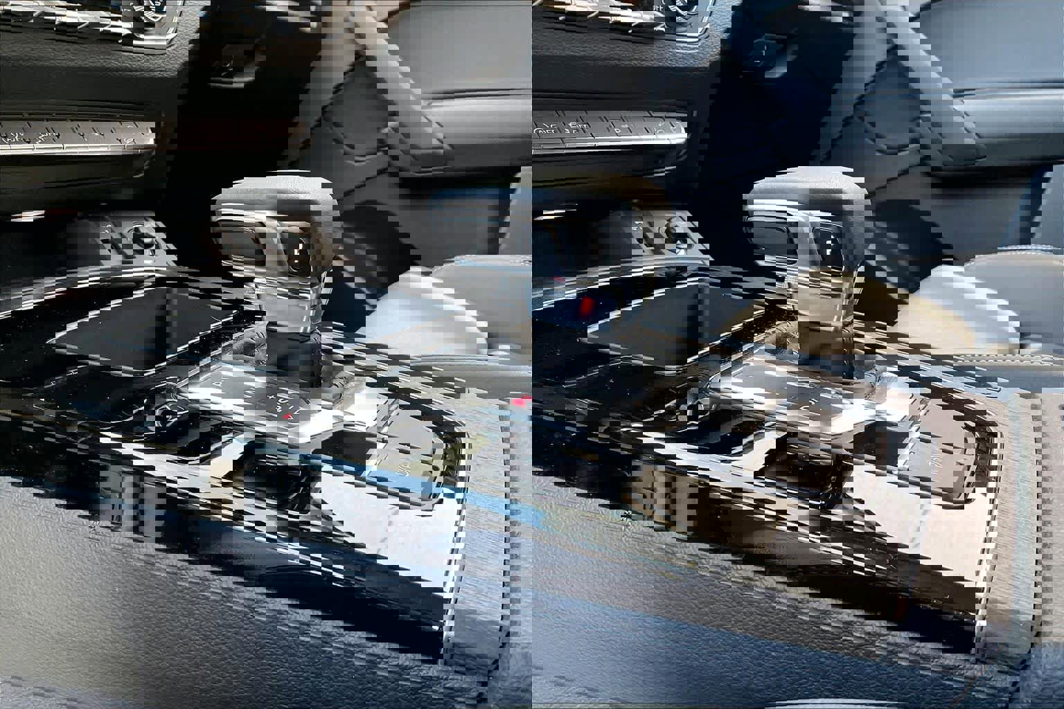 Used 2024 Audi Q5 2.0T Premium w/ Convenience Package image 16