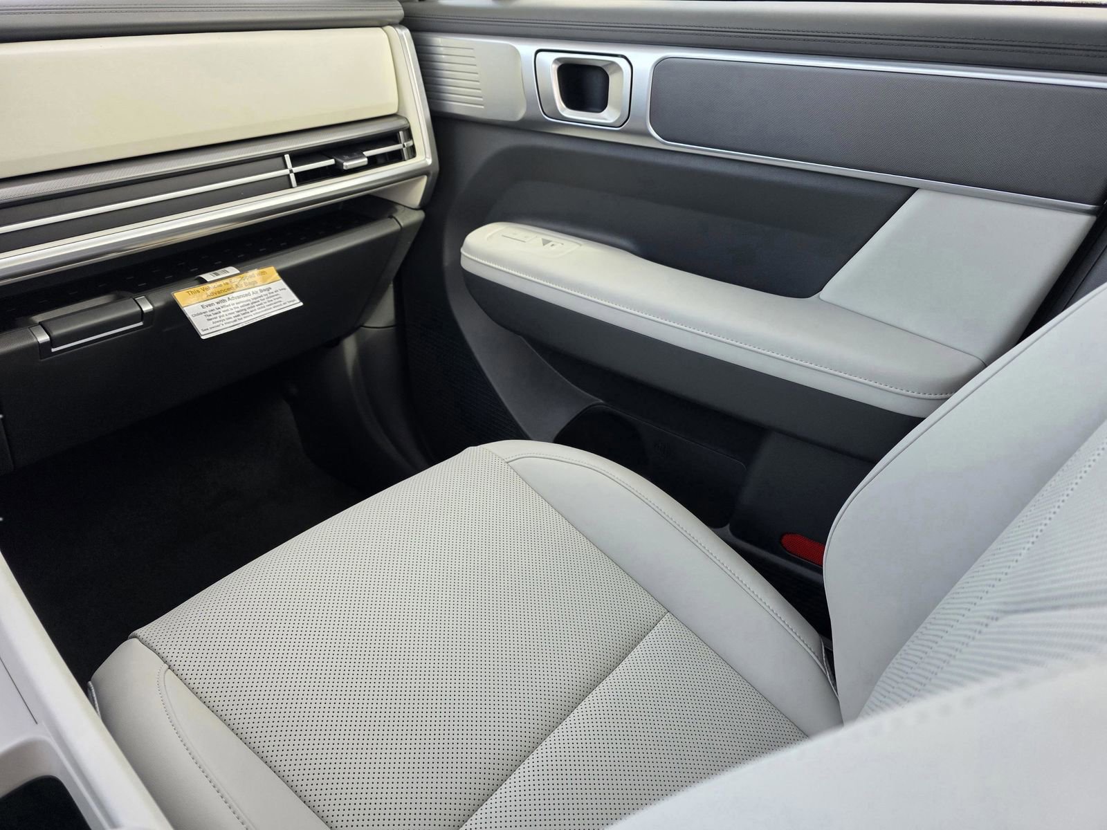 Used 2026 Hyundai Santa Fe SEL FWD image 14